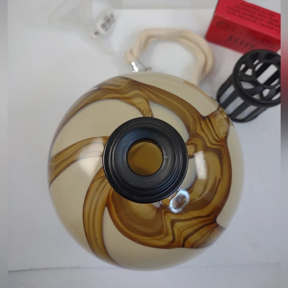 La Tee Da! Marble Cream and Brown Effusion Lamp with Wick New with Tags - Picture 8 of 15